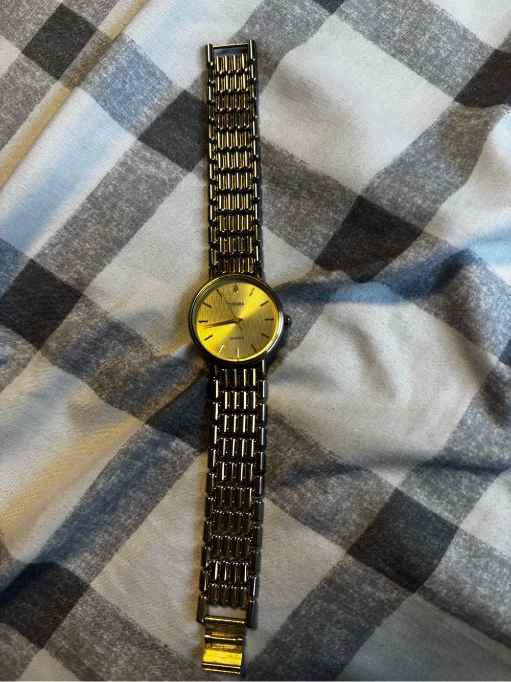 Classic Gold-Tone Men's Dress Watch with Metal Link Bracelet